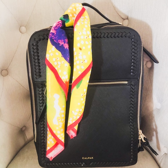 Floral Lush Knot-Wrap Scarf - Picture 4 of 9